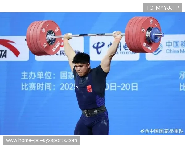 举重选手举完重量后直接求婚