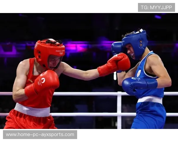 三拳组合打得对手毫无反应