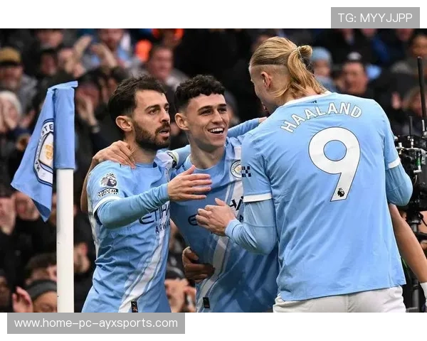 福登接连穿插制造混乱，曼城前场配合顺畅升级